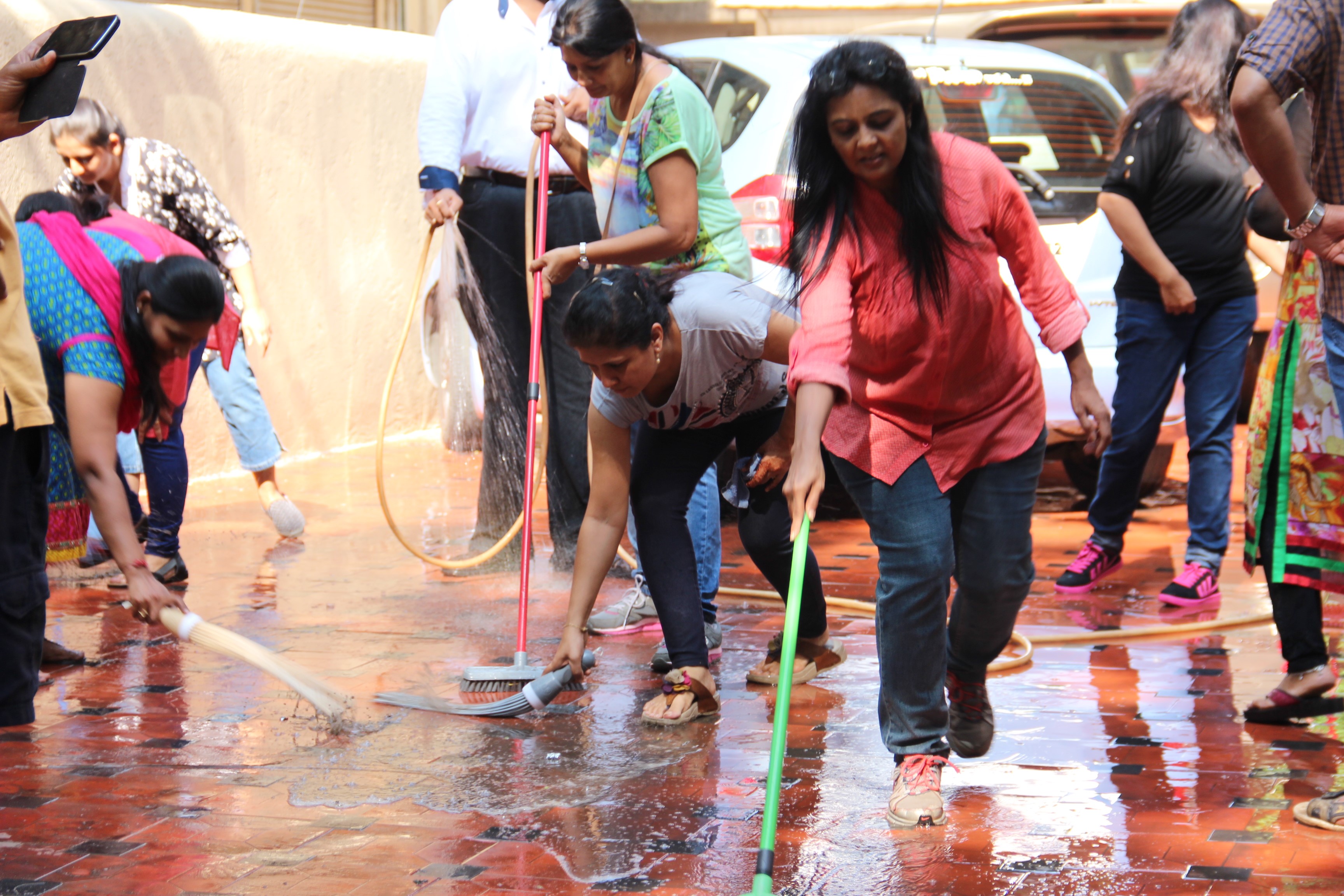 SWACCH BHARAT INITIATIVE 3 Borghi India helps to keep the country clean PIX 1